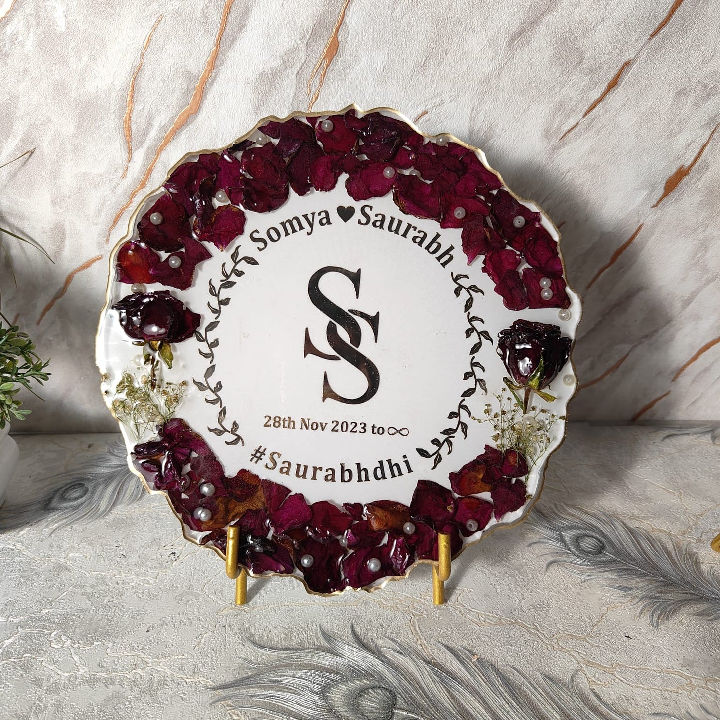 Wedding Flower Preservation Round Agate Border Frame | Personalized Wedding Date & Couple Name Logo Preservation Frame | Metal Stand (10 Inch Frame)