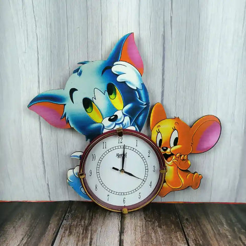 Wooden Tom and Jerry Analog Wall Clock Wooden Tom and Jerry Analog Wall Clock