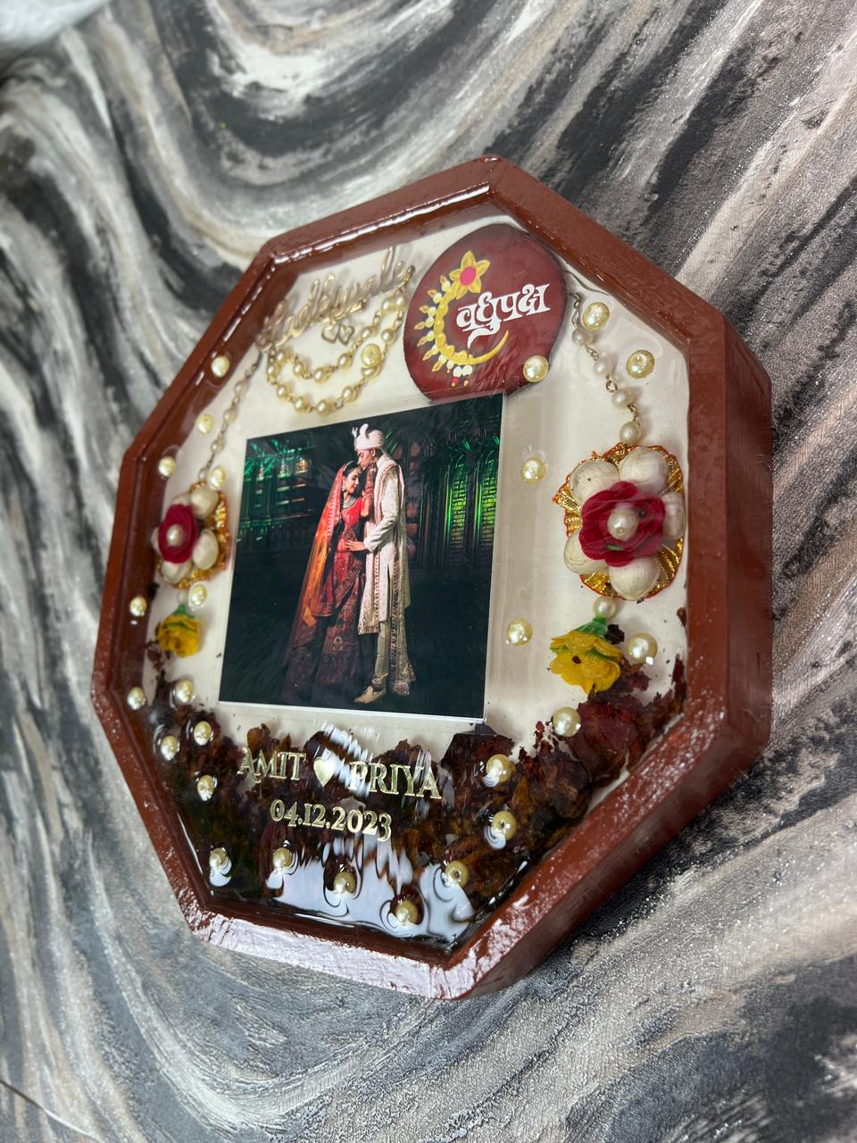 Octagonal-Shaped Wooden Varmala Preservation Photo Frame