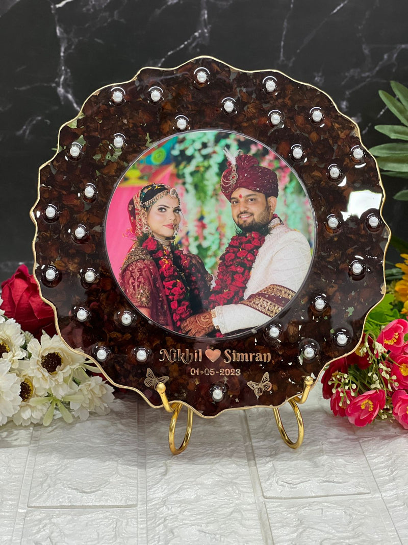 Round shape curve shape with photo and name and date with rose Petals with pearls with metal stand Eternal Epoxy Shaadi Roses Display ( 10inch )