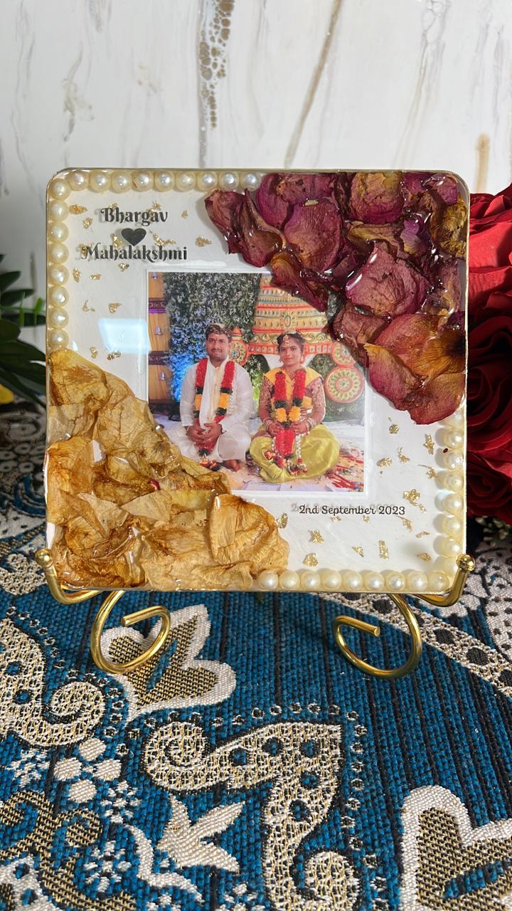 Resin 6inch coster with red and yellow patels with pearl and couple photo and name and date with metal stand Varmala preservation