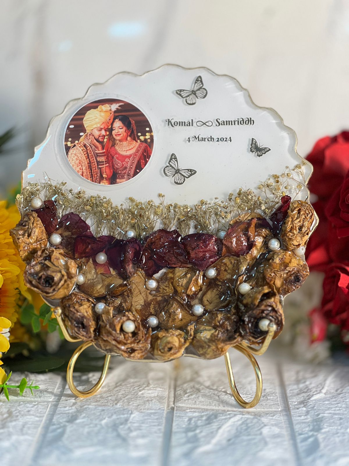 Resin 8inch curve shape yellow flowers with pearls with metal stand with couple photo and and Name varmala preservation