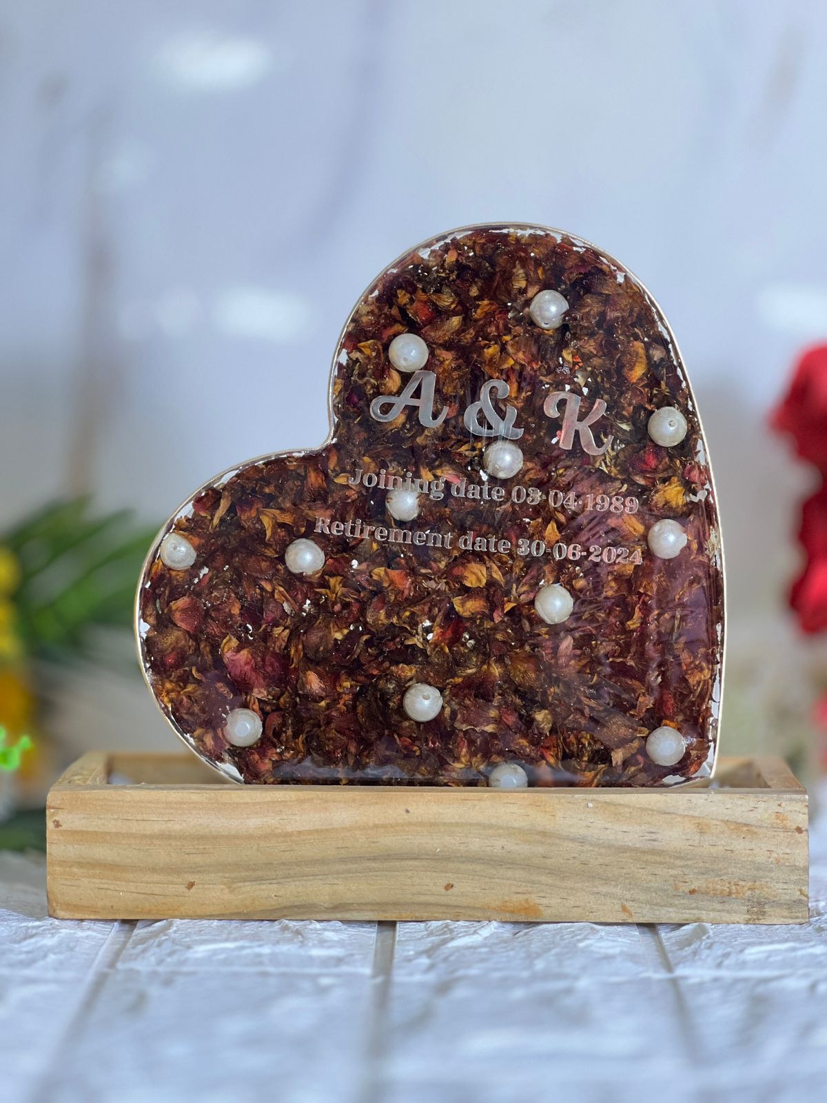 Custom Heart-Shaped Epoxy Resin Memory Frame (8-Inch)