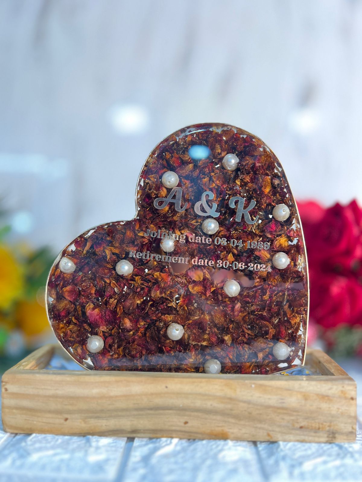 Custom Heart-Shaped Epoxy Resin Memory Frame (8-Inch)