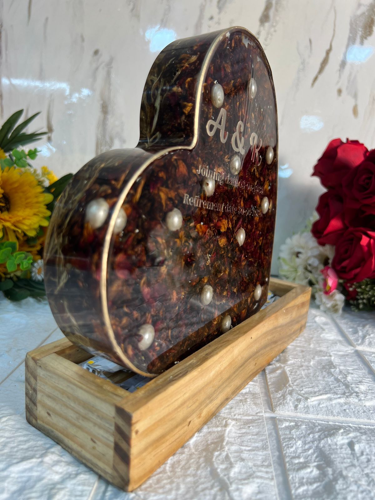 Custom Heart-Shaped Epoxy Resin Memory Frame (8-Inch)