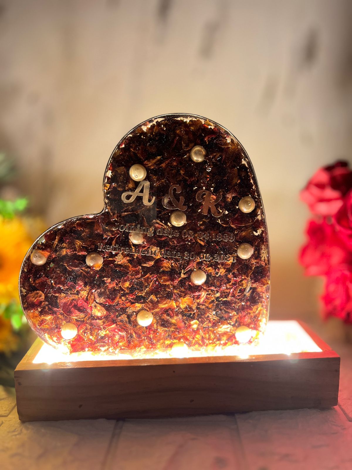 Custom Heart-Shaped Epoxy Resin Memory Frame (8-Inch)