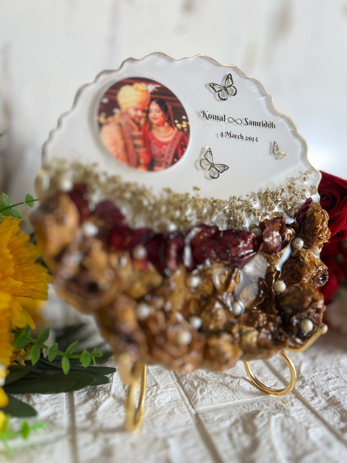 Resin 8inch curve shape yellow flowers with pearls with metal stand with couple photo and and Name varmala preservation