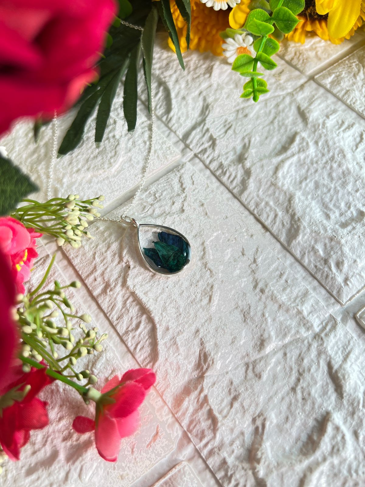 Resin orchid flower Leaf shape pendent flower preservation