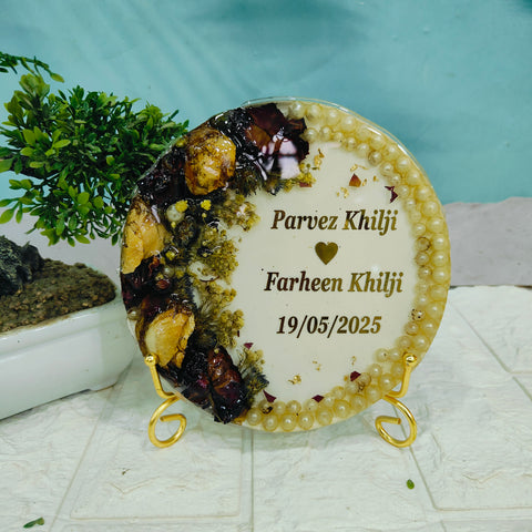 Resin 5inch Round with Half side flowers & Half side Name Date with Pearls border Flowers Preservation Resin 5inch Round with Half side flowers & Half side Name Date with Pearls border Flowers Preservation