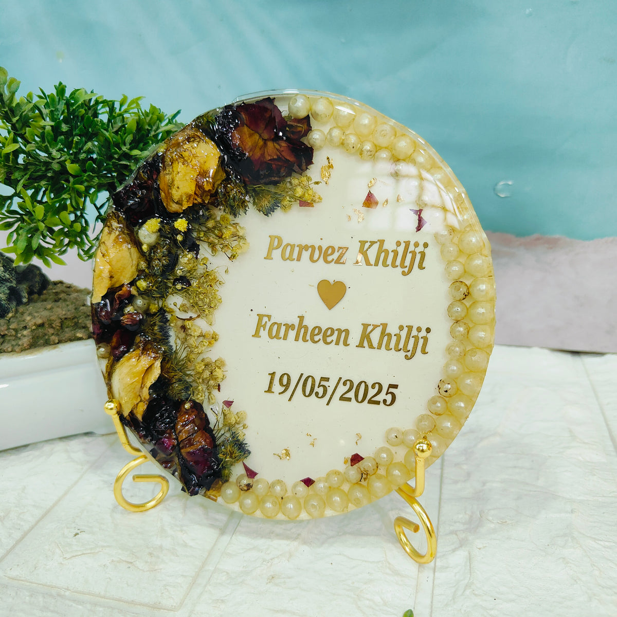 Resin 5inch Round with Half side flowers & Half side Name Date with Pearls border Flowers Preservation