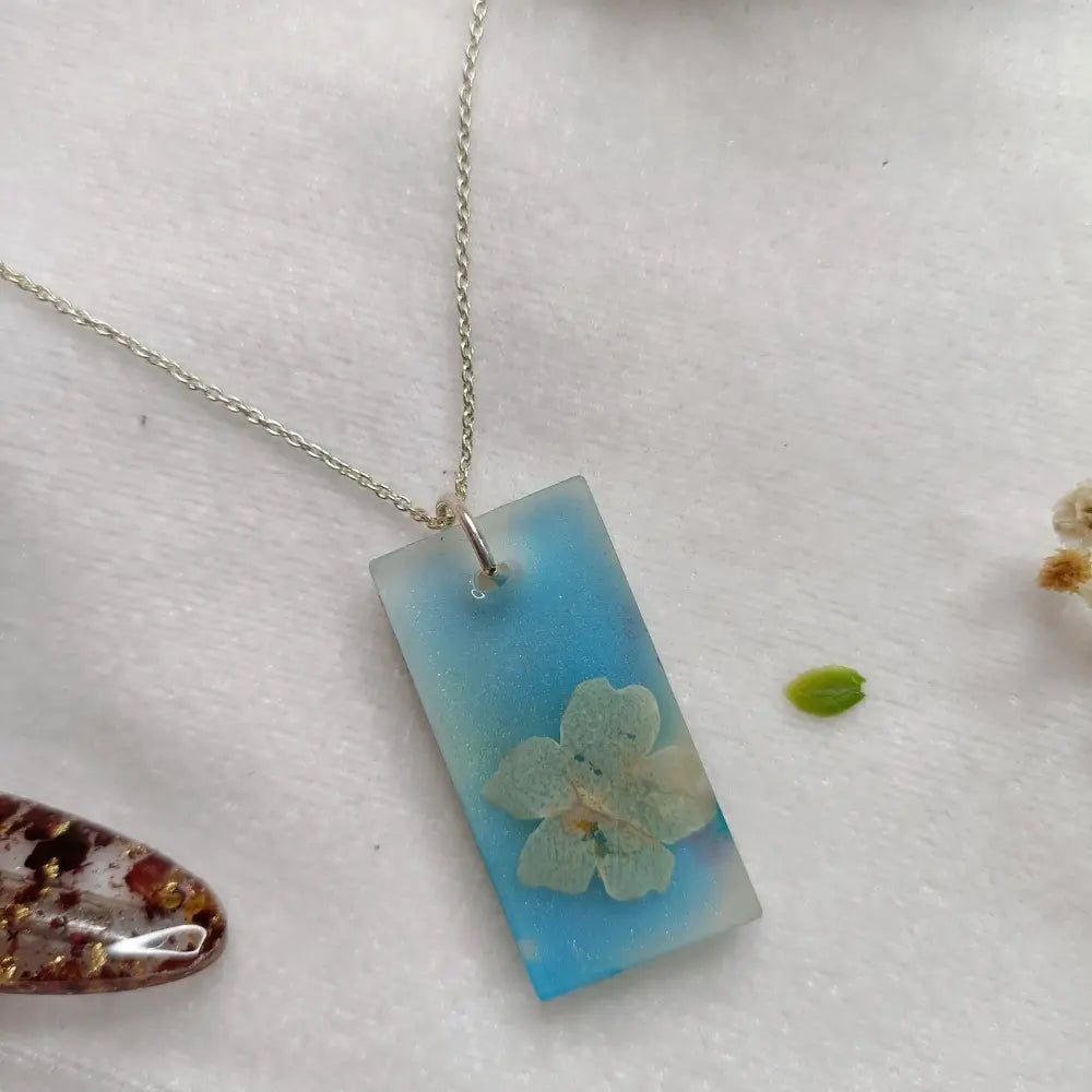 Shimmery Resin Jewelry With Preserved Flower for Anniversary Gift