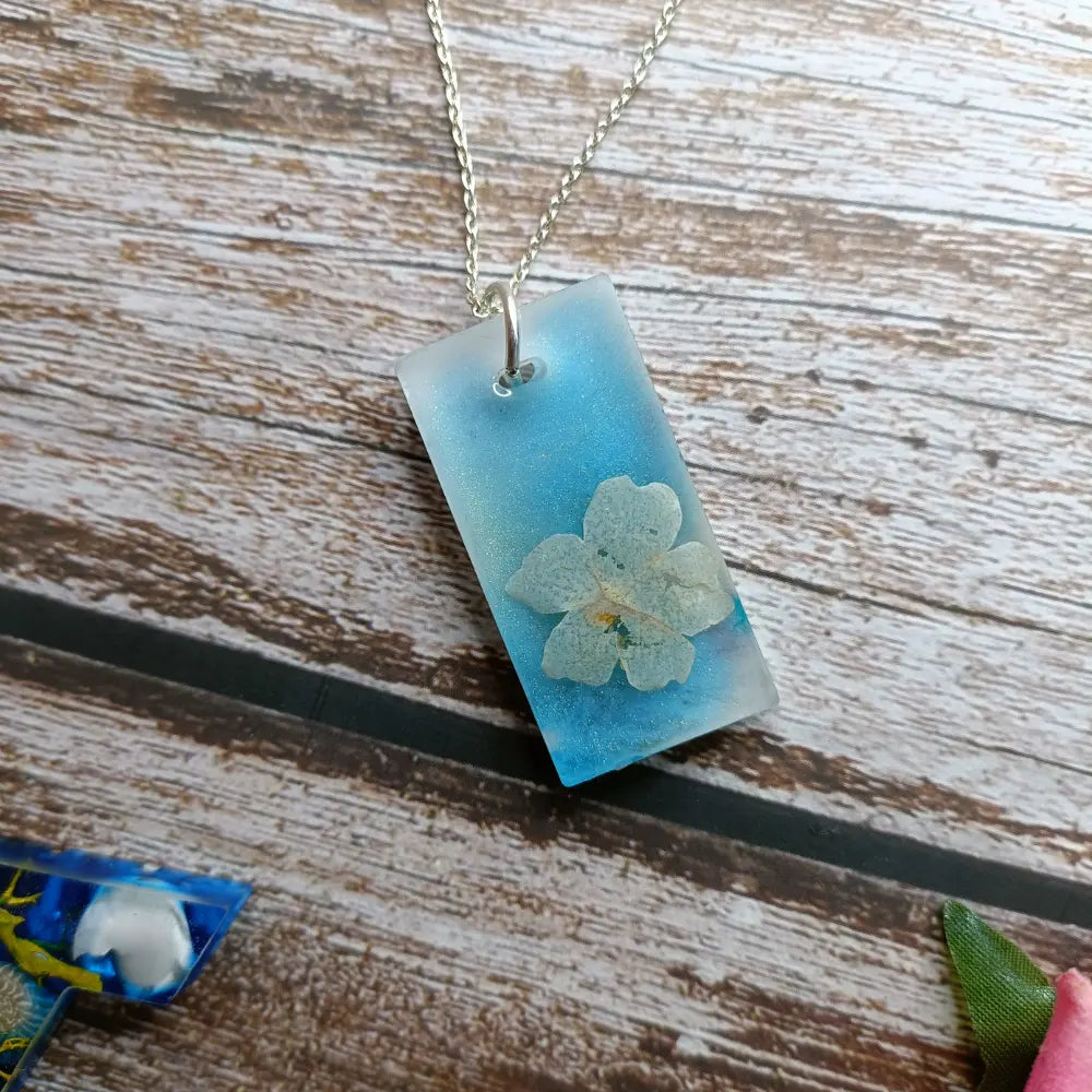 Shimmery Resin Jewelry With Preserved Flower for Anniversary Gift