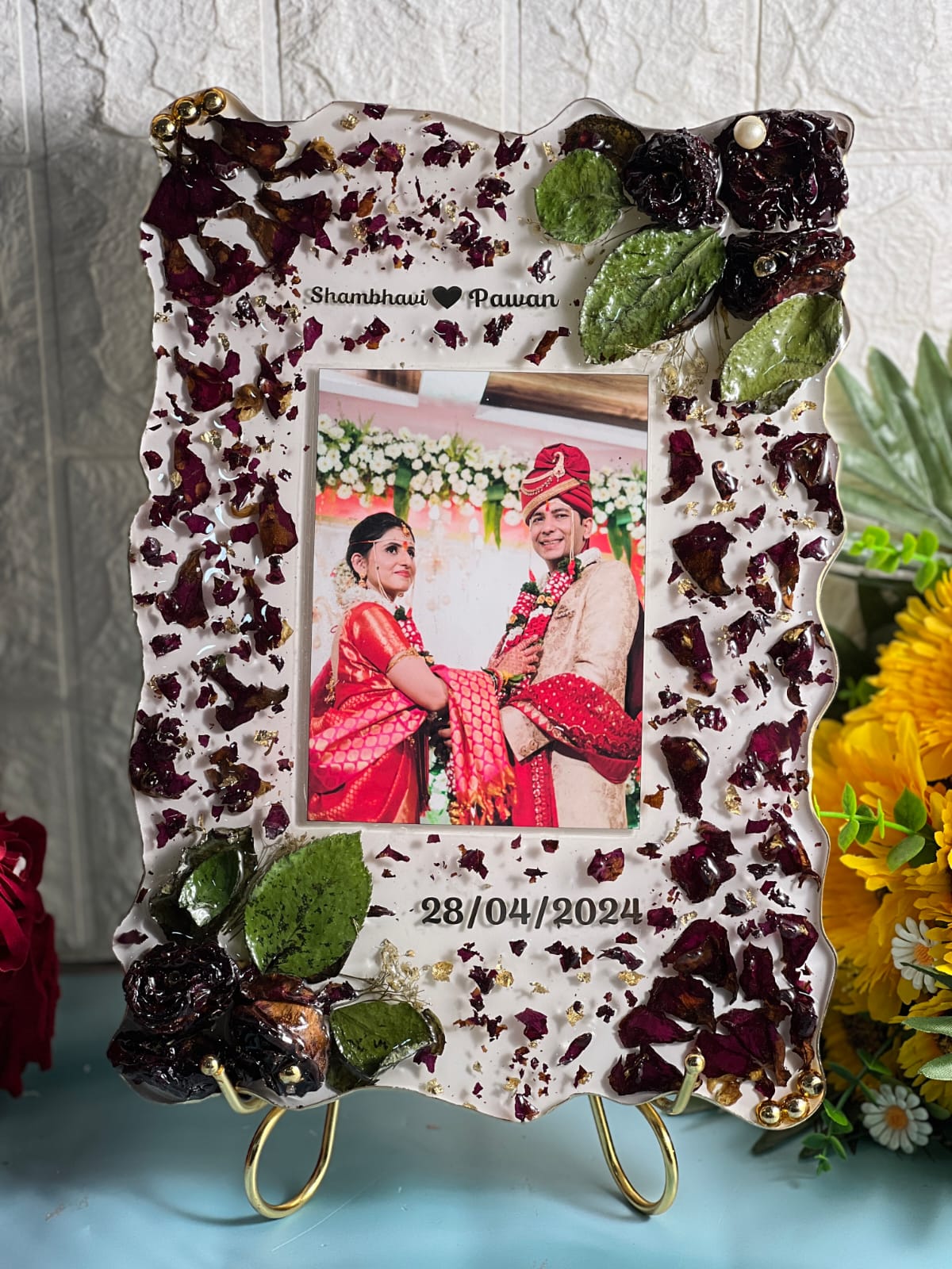 Wavy Edge Varmala Photo Frame with Leaves and Stand, view 3