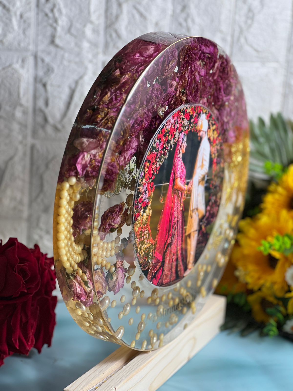Crystal-Clear Resin Varmala Preservation LED Photo Frame