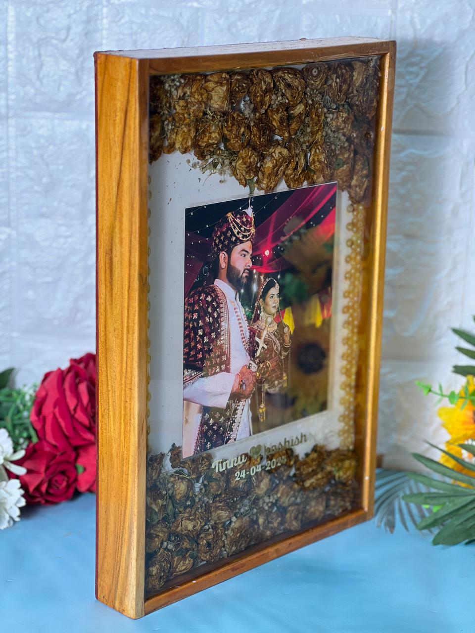 Teakwood Garland Flowers Preservation Frame with Photo, view 3