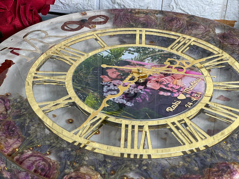 Epoxy Wall Clock with Preserved Couple Photo & Garland Flower Epoxy Wall Clock with Preserved Couple Photo & Garland Flower