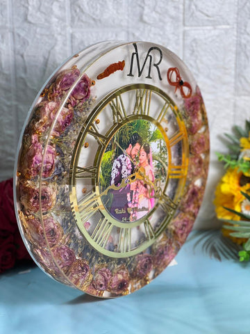 Epoxy Wall Clock with Preserved Couple Photo & Garland Flower Epoxy Wall Clock with Preserved Couple Photo & Garland Flower