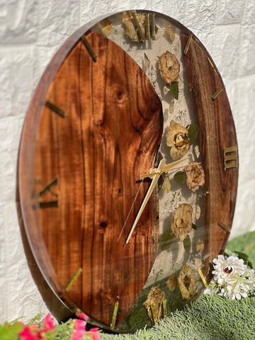 Deep Casting Resin Wall Clock with Flower Preservation (18-inches) Deep Casting Resin Wall Clock with Flower Preservation (18-inches)