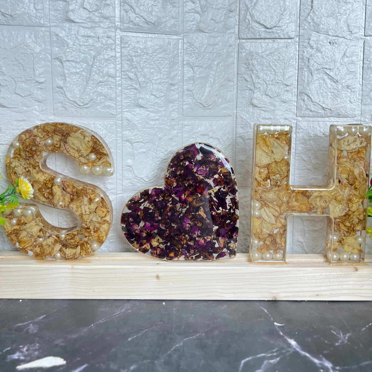Resin Name Initial LED Lamp with Heart Sign (6-inch)