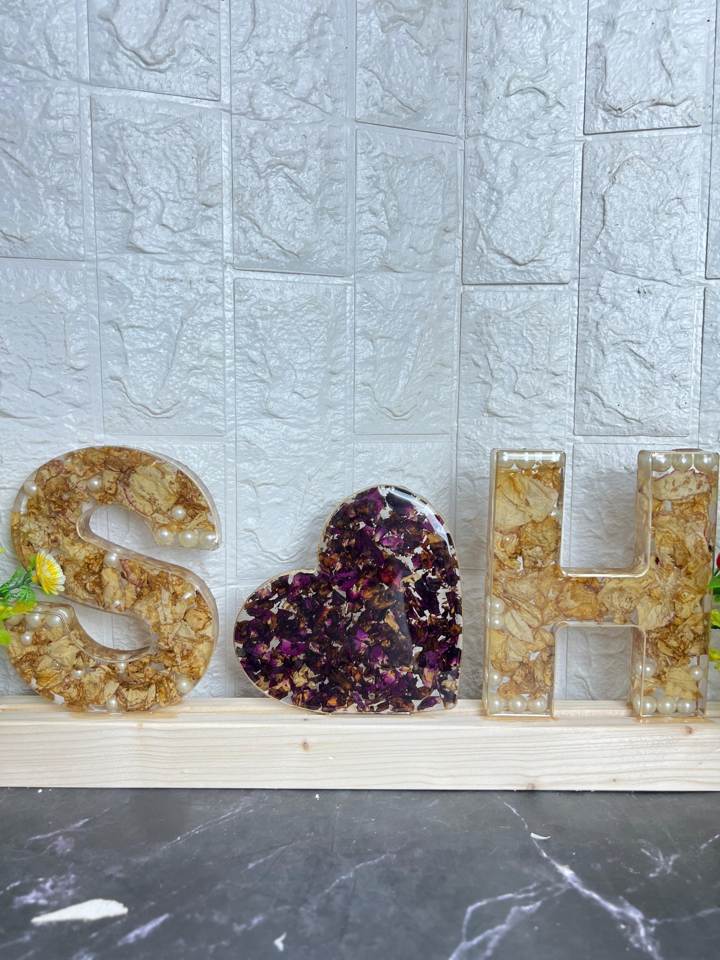 Resin Name Initial LED Lamp with Heart Sign (6-inch)