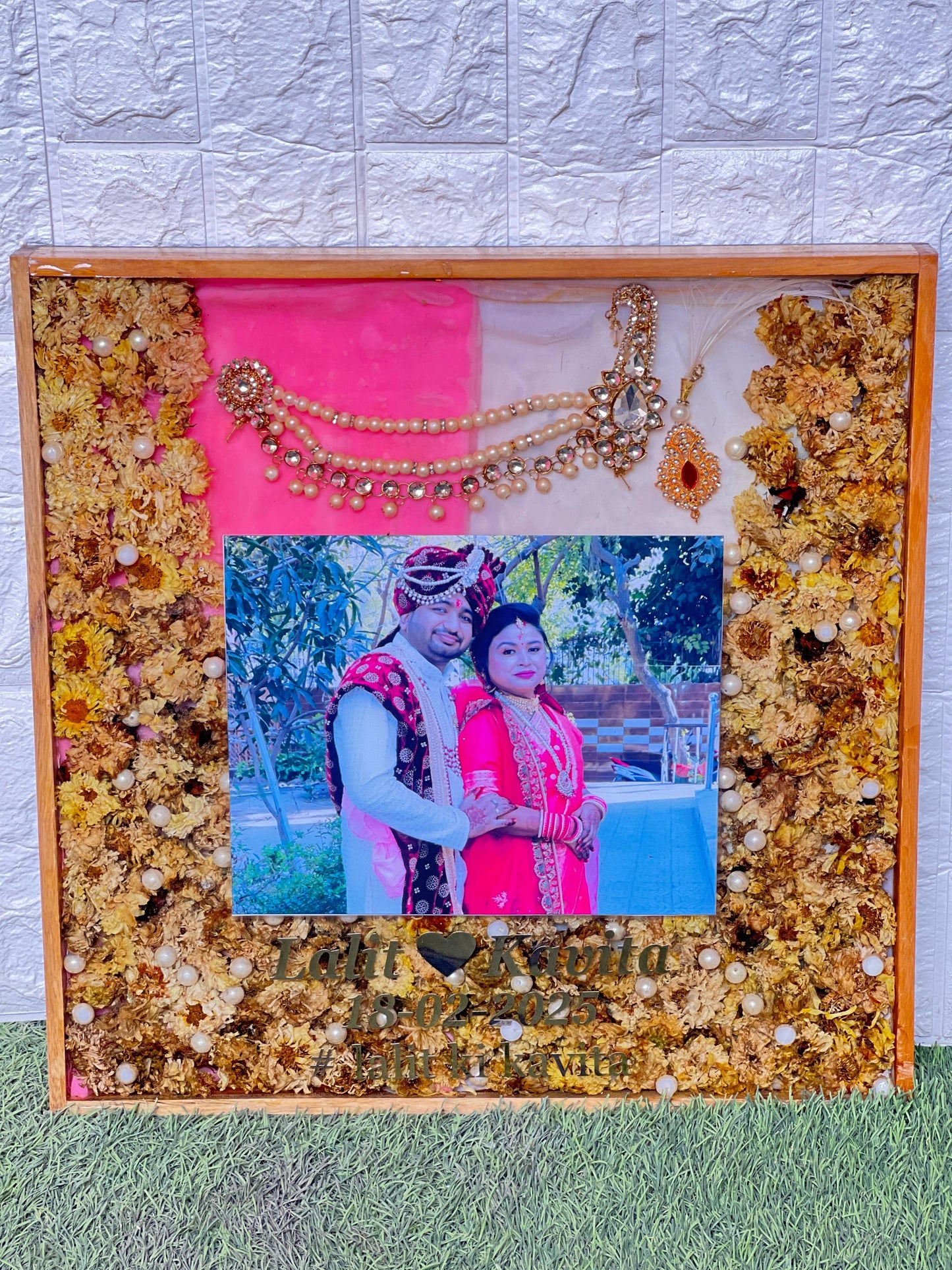 Resin 18 by 18 inch With Couple Photo & Name Date with Kalangi kantha Varmala Preservation