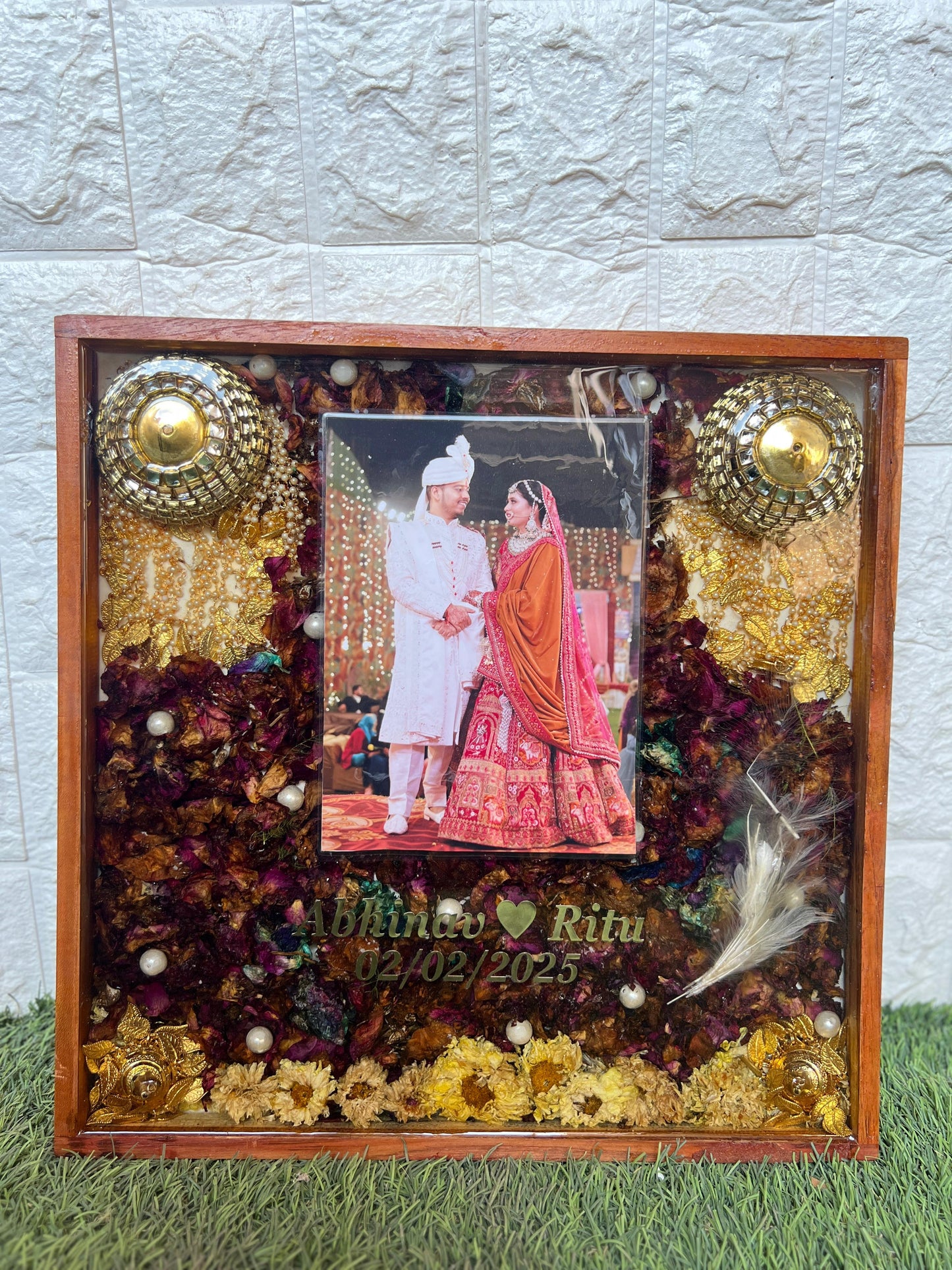 Resin 14 by 14 inch Square Frame with couple photo & kalangi & Keleera with Flowers petals Varmala Preservation