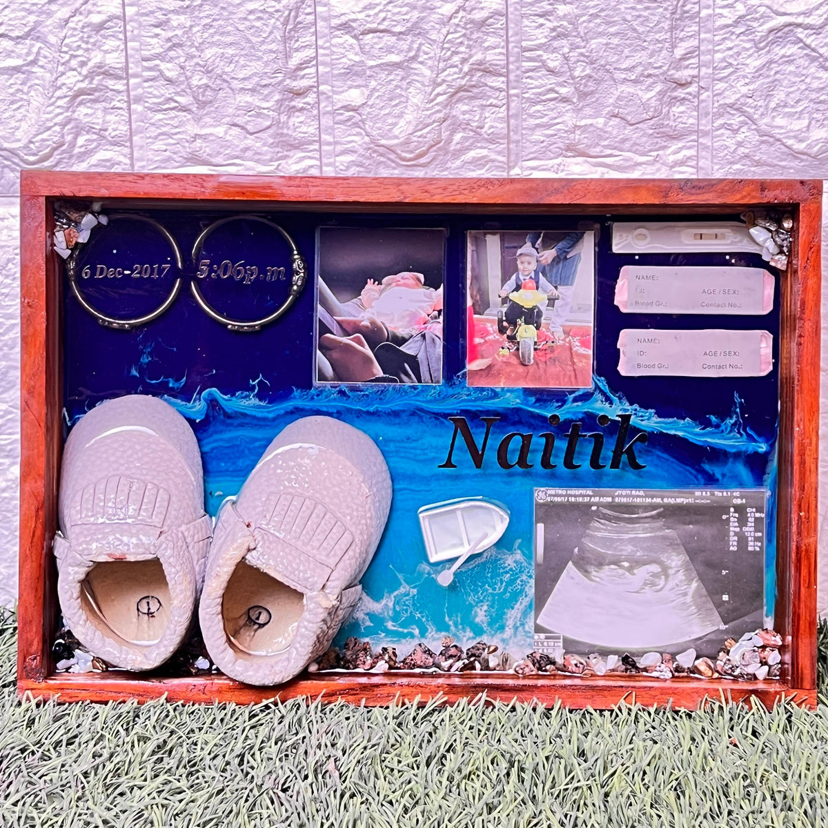 Resin 8 by 12inch wooden frame with Baby keepsake with All Stuff Keepsake Preservation