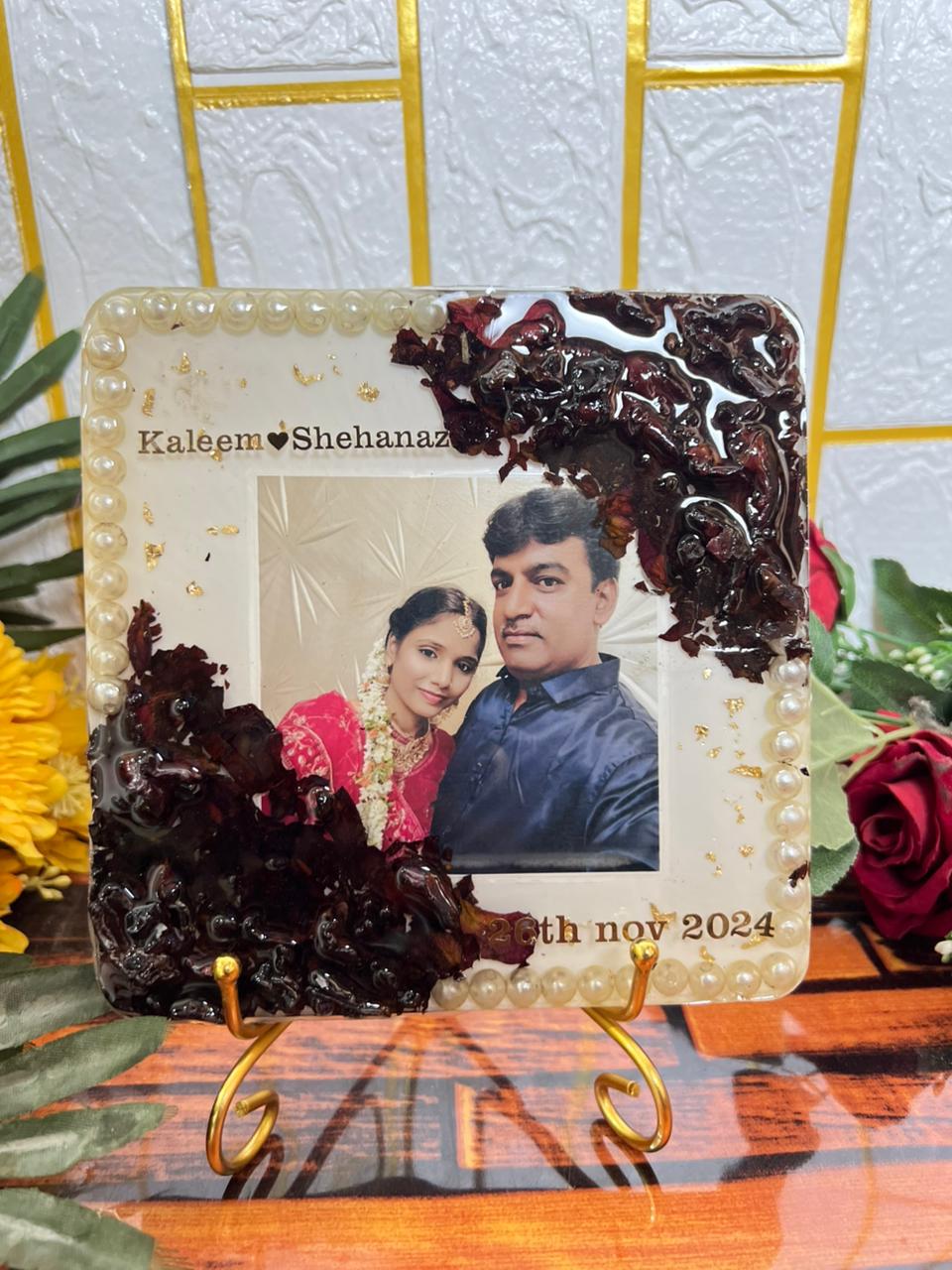 Resin 6inch squre with Flowers & Photo with Name Date Flowers Preservation