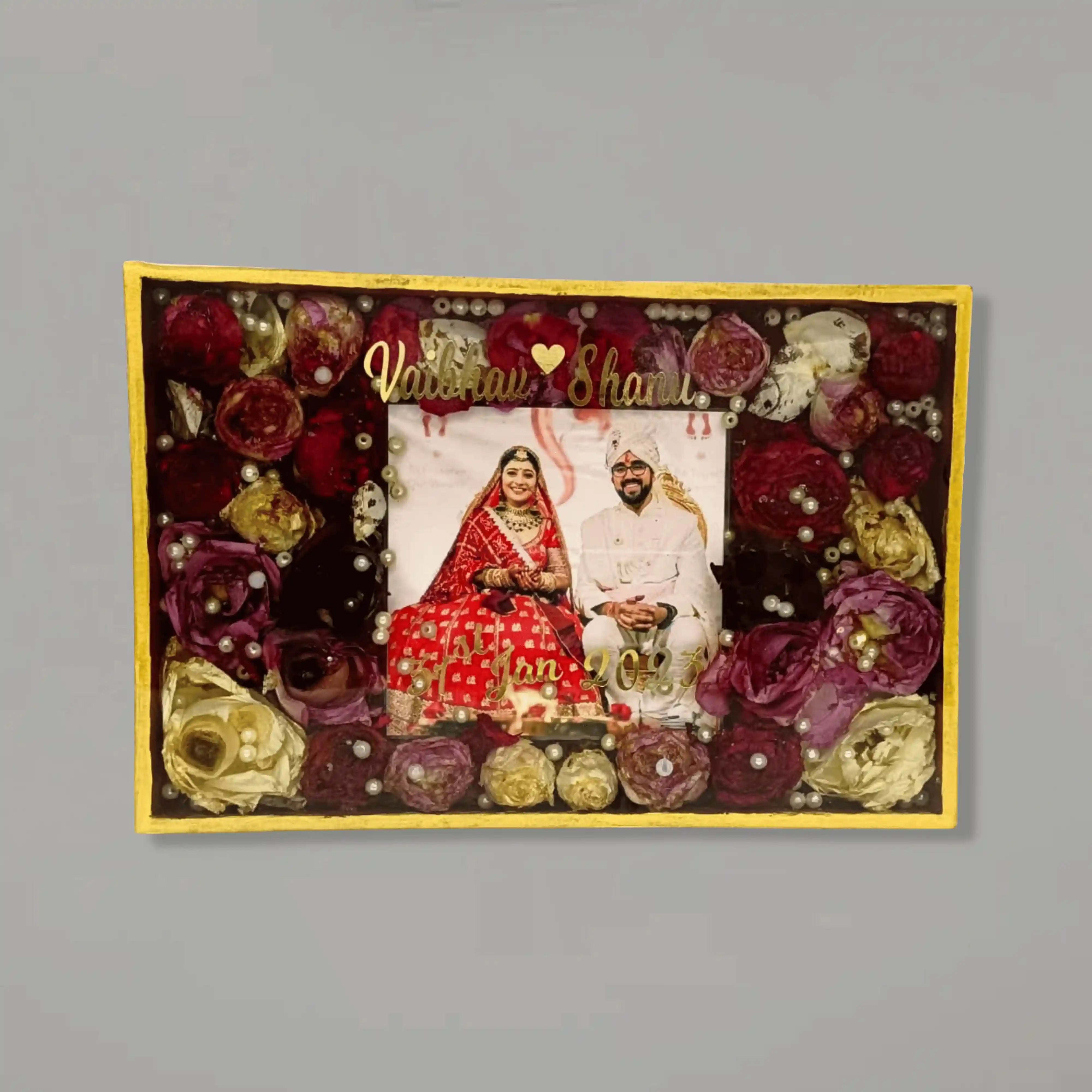 affordable-box-flower-preservation-with-photo-varmala-preservation affordable-box-flower-preservation-with-photo-varmala-preservation