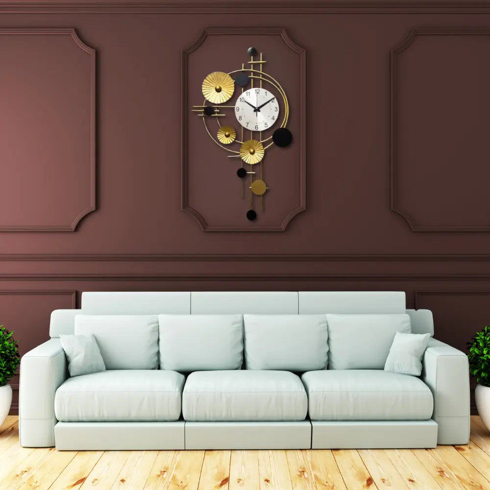 Attractive Circular Metallic Plates Wall Clock For Sale