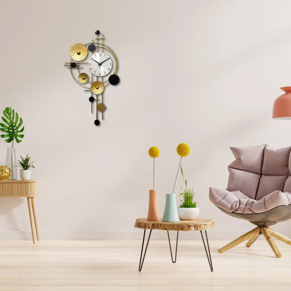 Buy Attractive Circular Metallic Plates Wall Clock