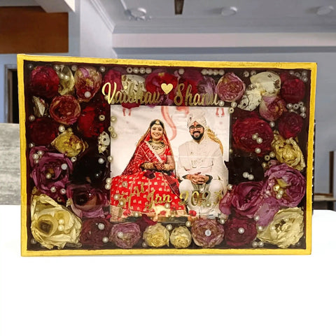 buy-resin-box-flower-preservation-with-photo-wedding-garland-online buy-resin-box-flower-preservation-with-photo-wedding-garland-online
