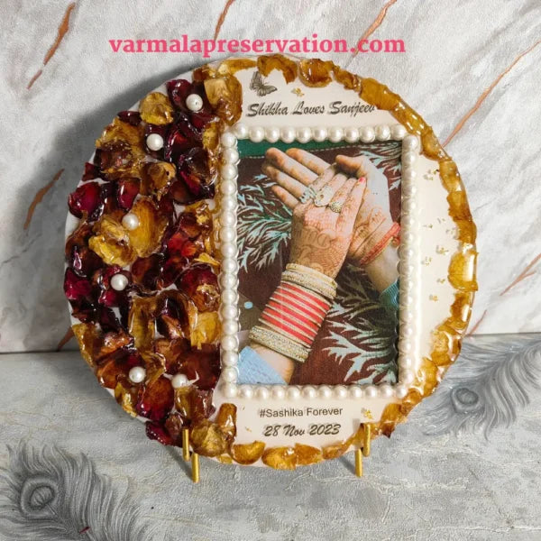 3D Varmala Flower Preservation Resin Frame with Metallic Stand (10 Inch)