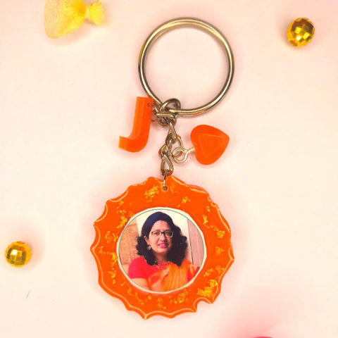 Best circle shape photo keychains With customizable alphabet Best circle shape photo keychains With customizable alphabet