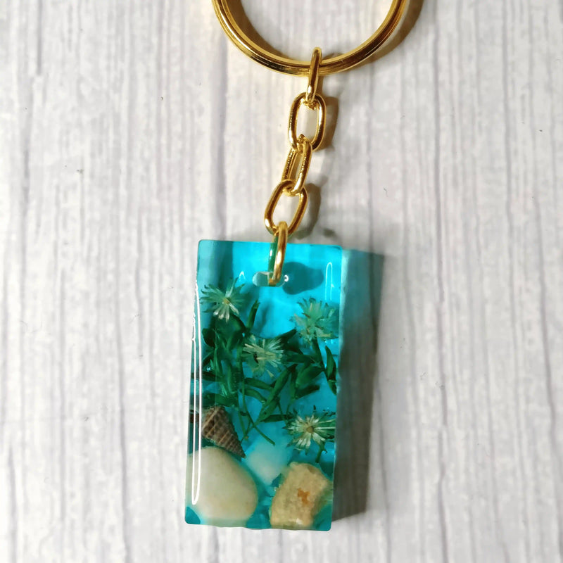 Personalized Resin Keychains With Flower Preservation & Natural stone For Boyfriend, Girlfriend, Wife, Husband