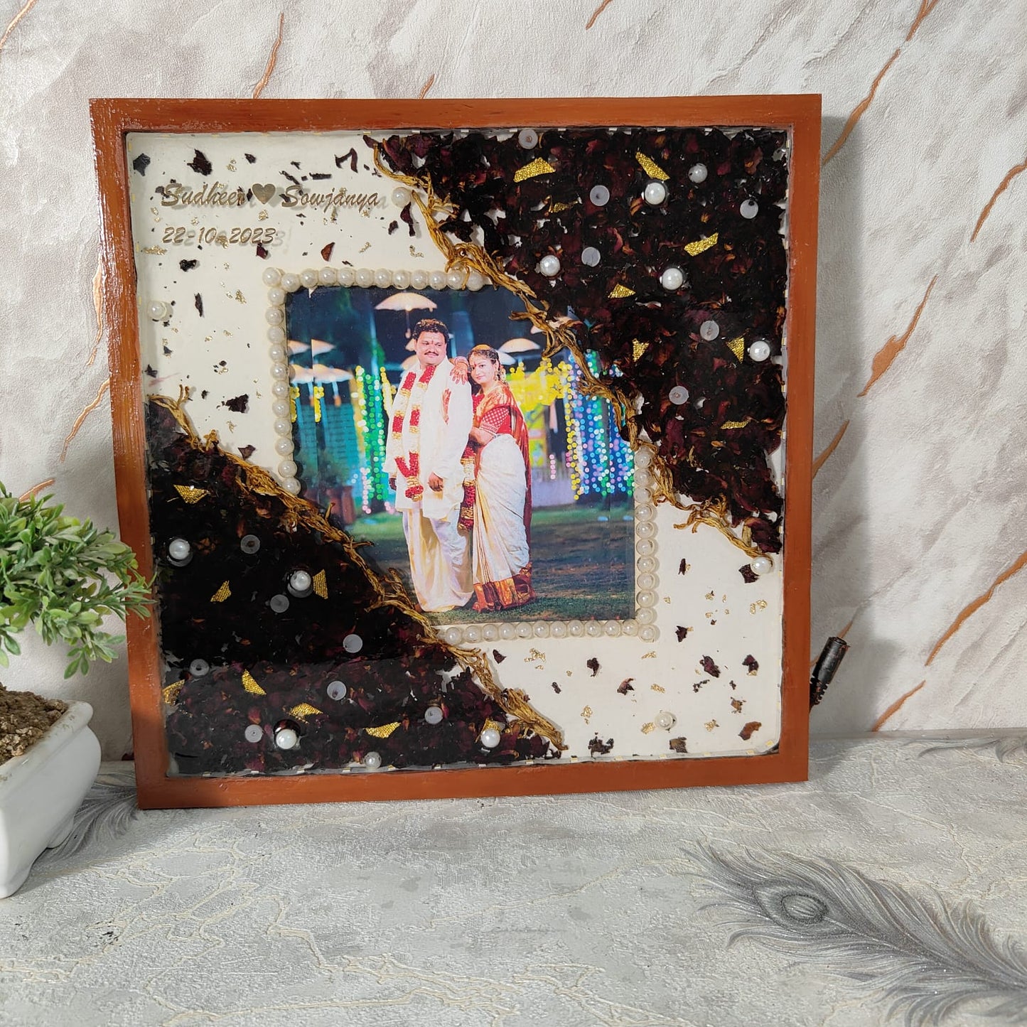 Resin Wedding Varmala Flower Preservation | Personalized Wedding Couple Details Preservation in Photo Frame | Home Decor Brown Border Photo Frame (12 Inch)