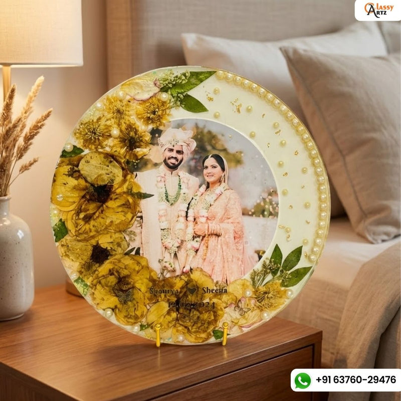 Elegant Classy Varmala Preservation in Round Frame