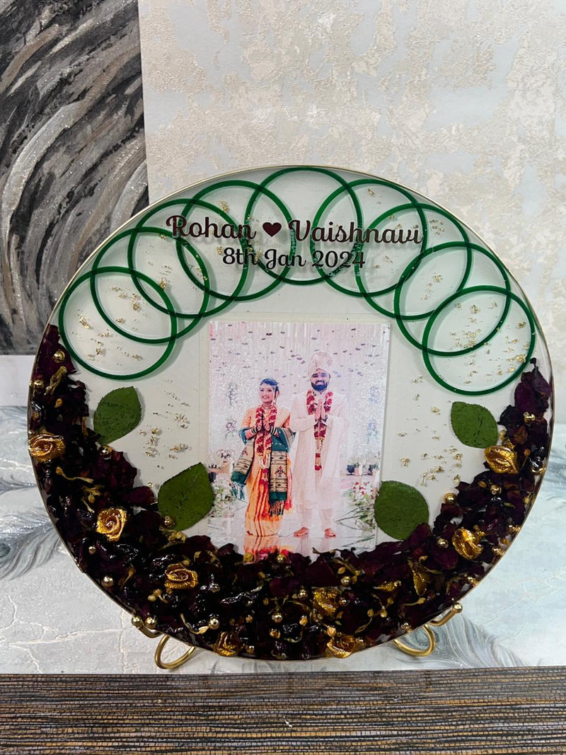 Beautiful resin 12 inch bangle varmala preservation frame with metal stand