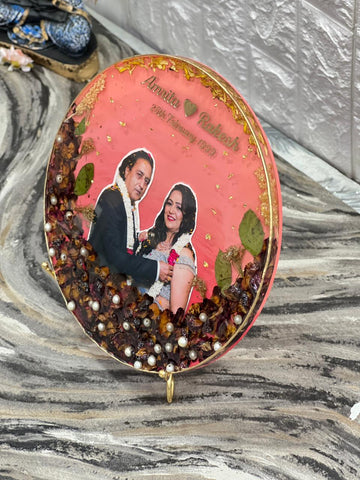 Round-Shaped Wedding Garland Preservation Frame with Photo