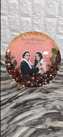 Round-Shaped Wedding Garland Preservation Frame with Photo