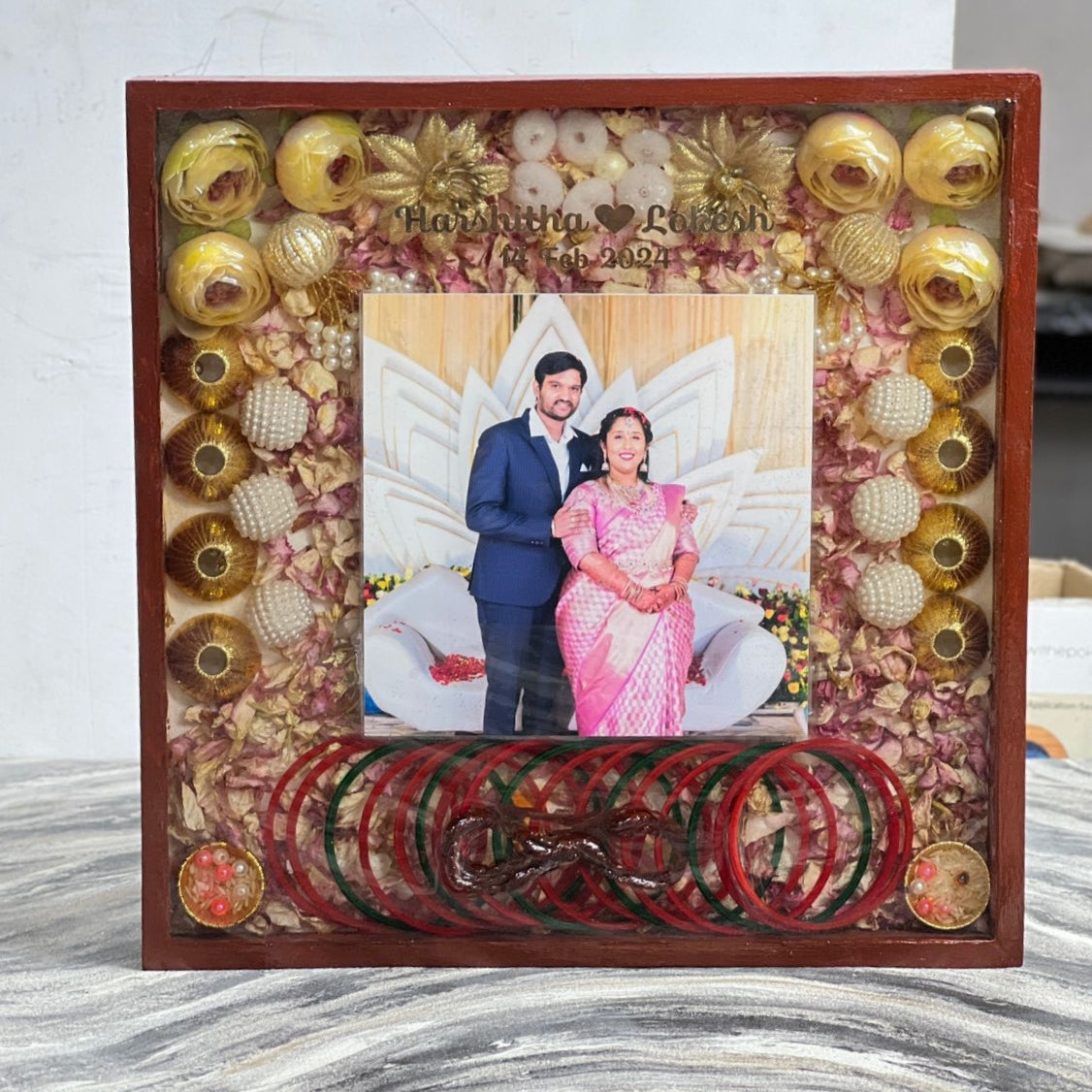 Resin-Preserved Wooden Frame with Wedding Photo & Bangles – ClassyArtZ.com