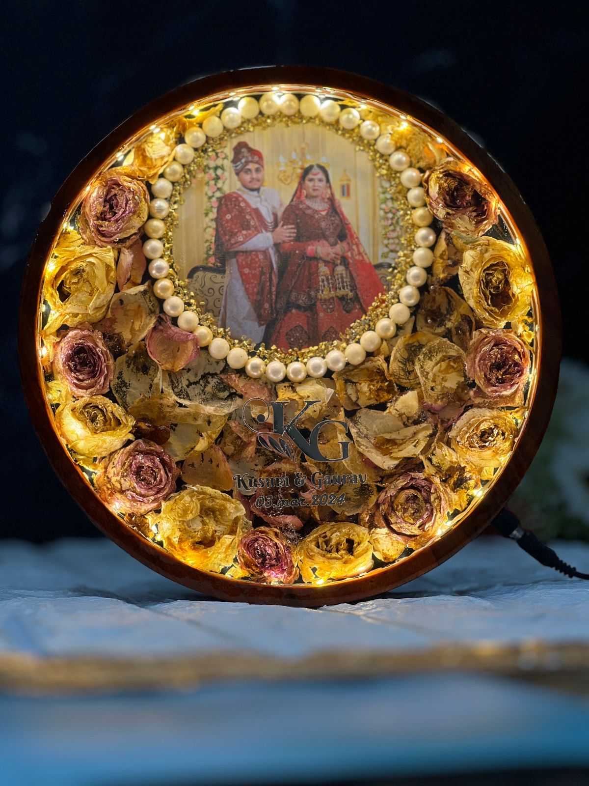 Resin  10inch round with Name initial LOGO with name and with couple photo and LED varmala preservation