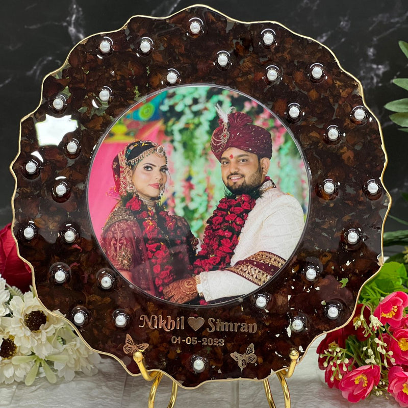 Round shape curve shape with photo and name and date with rose Petals with pearls with metal stand Eternal Epoxy Shaadi Roses Display ( 10inch )