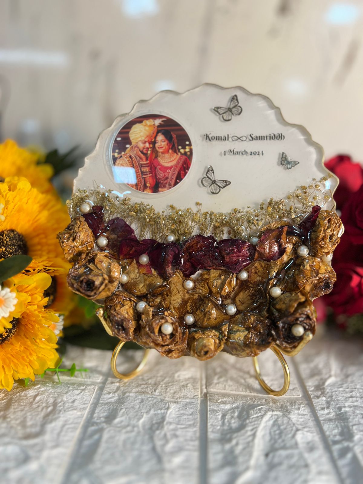 Resin 8inch curve shape yellow flowers with pearls with metal stand with couple photo and and Name varmala preservation