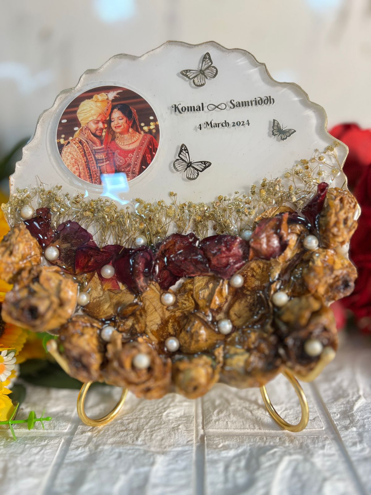 Resin 8inch curve shape yellow flowers with pearls with metal stand with couple photo and and Name varmala preservation