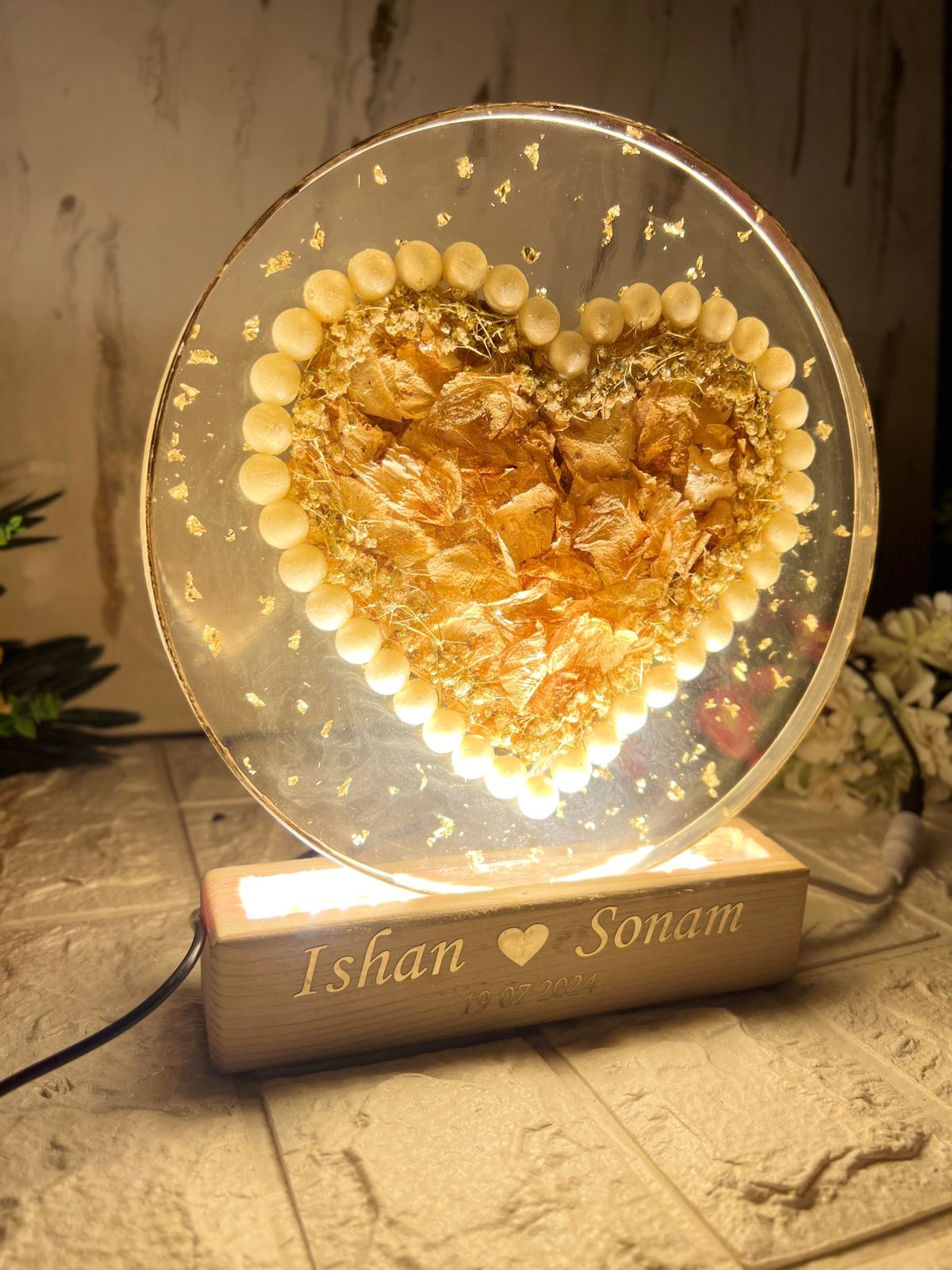 Resin 8inch Round with Heart shape with pearl border and yellow peatles with babybreath with couple Name and date with LED stand Varmala preservation