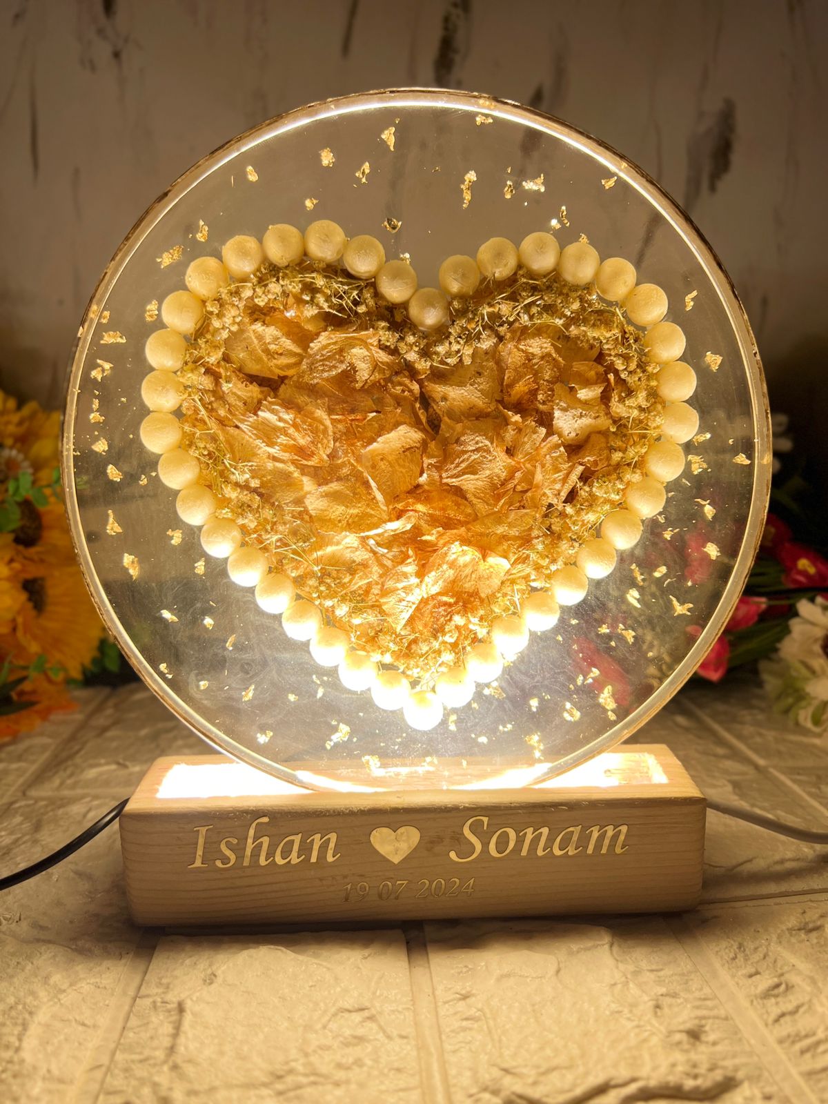 Resin 8inch Round with Heart shape with pearl border and yellow peatles with babybreath with couple Name and date with LED stand Varmala preservation