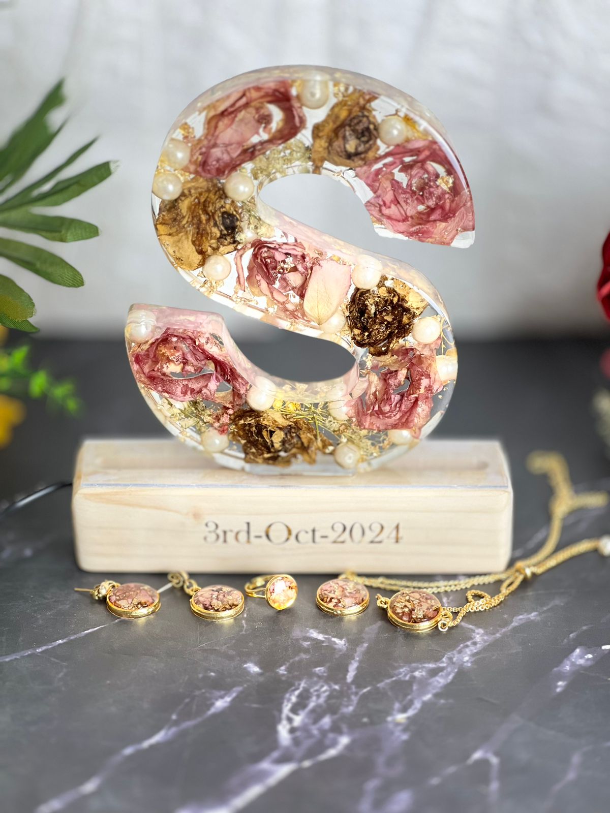 Personalized Resin Name Lamp with LED Stand with Jewelry set varmala preservation