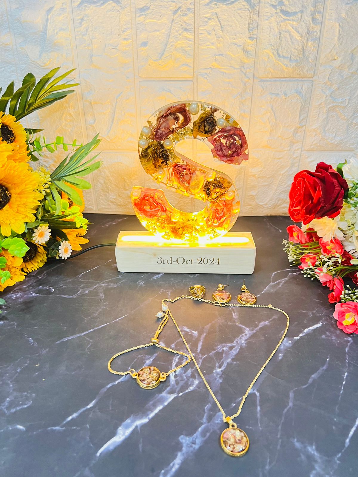 Personalized Resin Name Lamp with LED Stand with Jewelry set varmala preservation