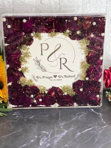 Resin 12inch acralic  frame with Red rose with couple Logo with pearls babybreath  varmala preservation